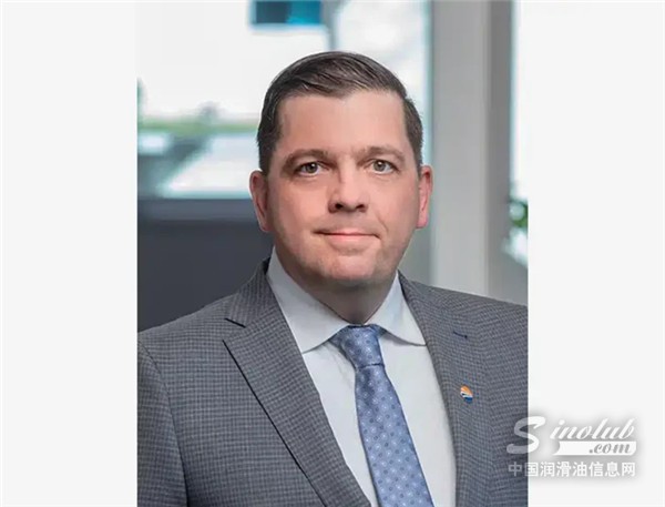 Joseph-Berquist-appointed-CEO-of-Quaker-Houghton.jpg-729x556.webp (1).jpg